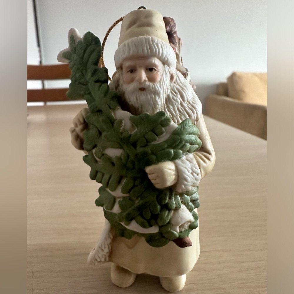 Vintage SCHMID 1986 SANTA CLAUS Christmas
ORNAMENT